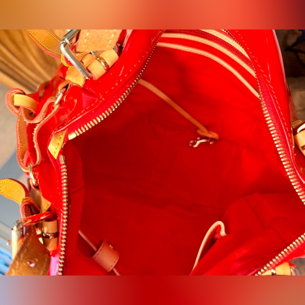Dooney & Bourke Red Patent Leather Shoulder Hobo Tan Straps. Glossy Luxe Classic - Picture 7 of 17
